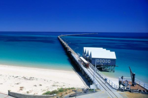 Pet Friendly Beautiful Family Home Minutes Walk From The Busselton Beachfront